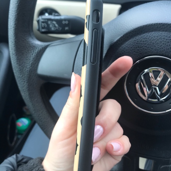 iPhone Charging Case (iPhone 7) - Picture 2 of 6